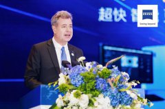 新一代机器人全飞秒 VISUMAX 800引领屈光手术新变